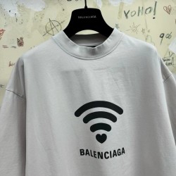 GT Balenciaga Lo_ve  T-SHIRT Medium  Fit In Off White/Black