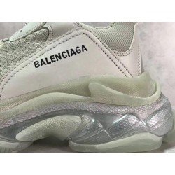 GT Batch Balenciaga Triple S Clear Sole Light Grey